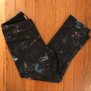 🚨Lucy Studio Hatha Capri Legging🚨